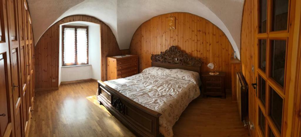 Caratteristico E Accogliente Alloggio Apartamento Aosta Exterior foto